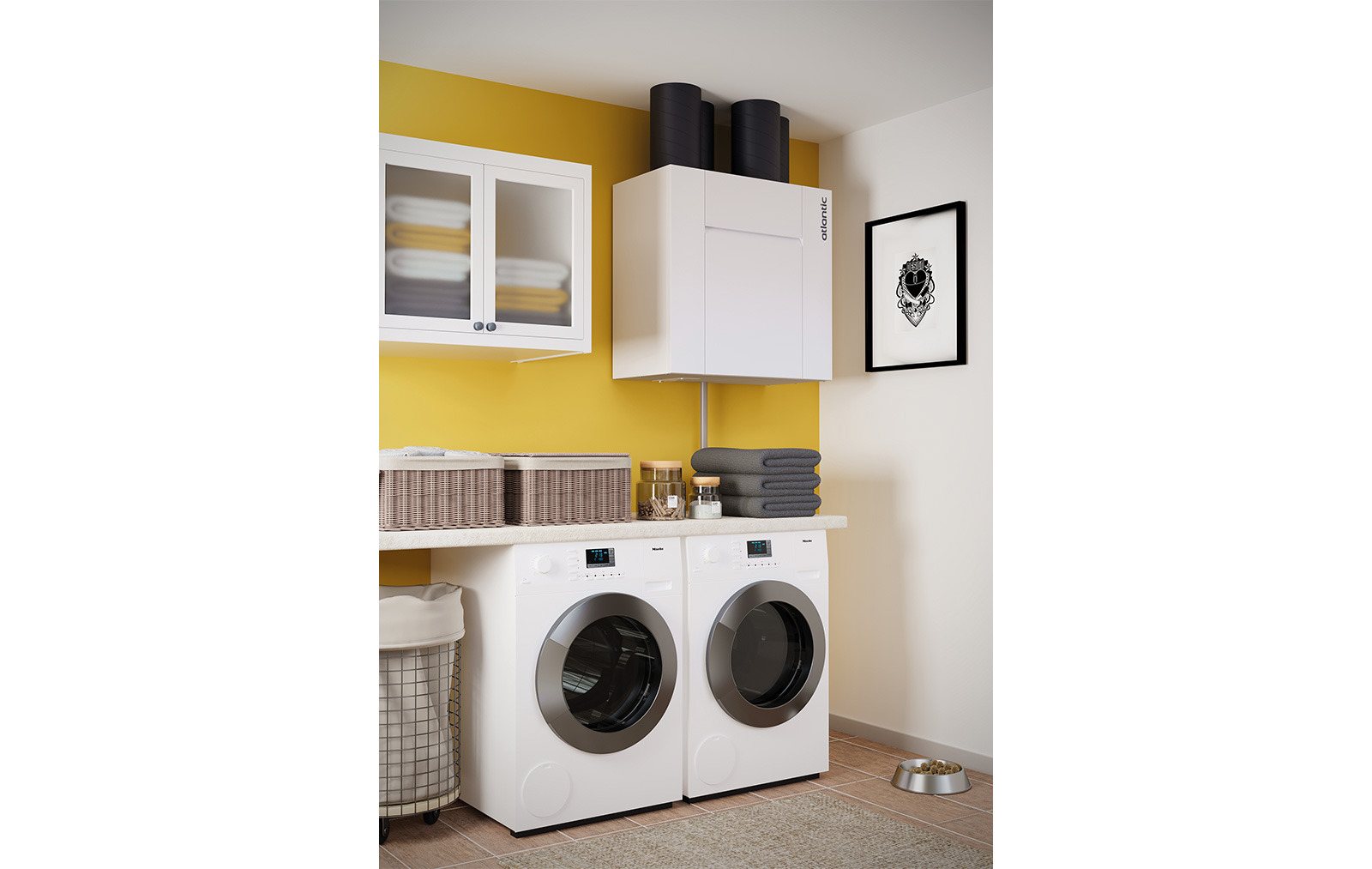 VMC double flux connectée Atlantic Optimocosy HR installée en hauteur dans une buanderie
